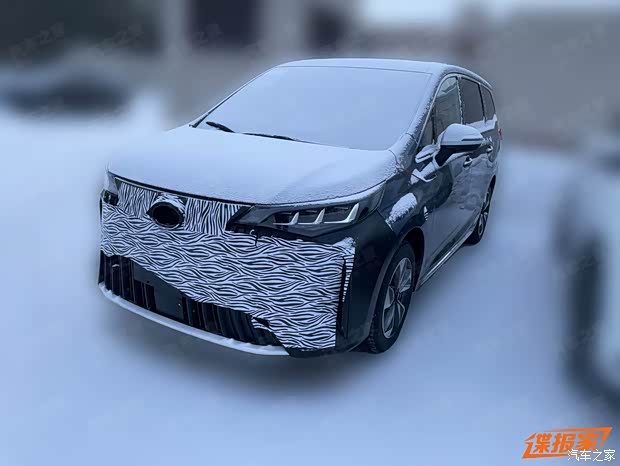 内饰大幅更新/或引入鸿蒙座舱 新款传祺M6谍照曝光